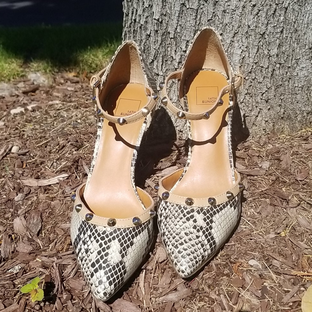 14th & Union womens 6.5 Reptilian skin EMBELLISHed